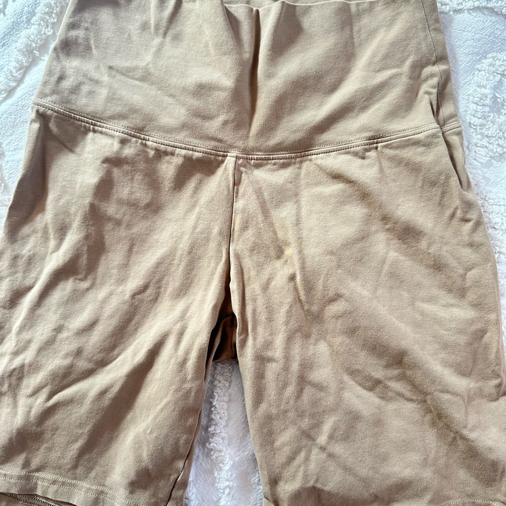 Artizia TNA Hi-Rise Shorts